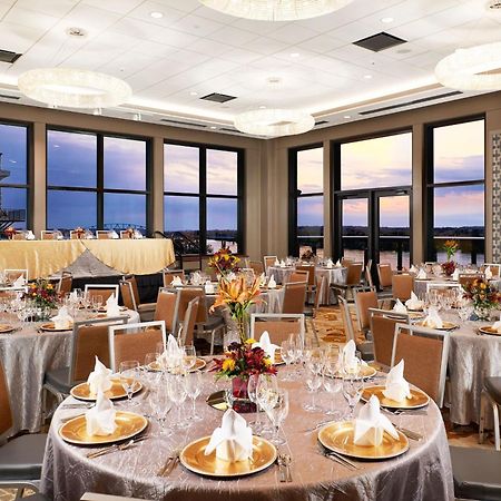 The Merrill Hotel & Conference Center, Muscatine, A Tribute Portfolio Hotel Bagian luar foto
