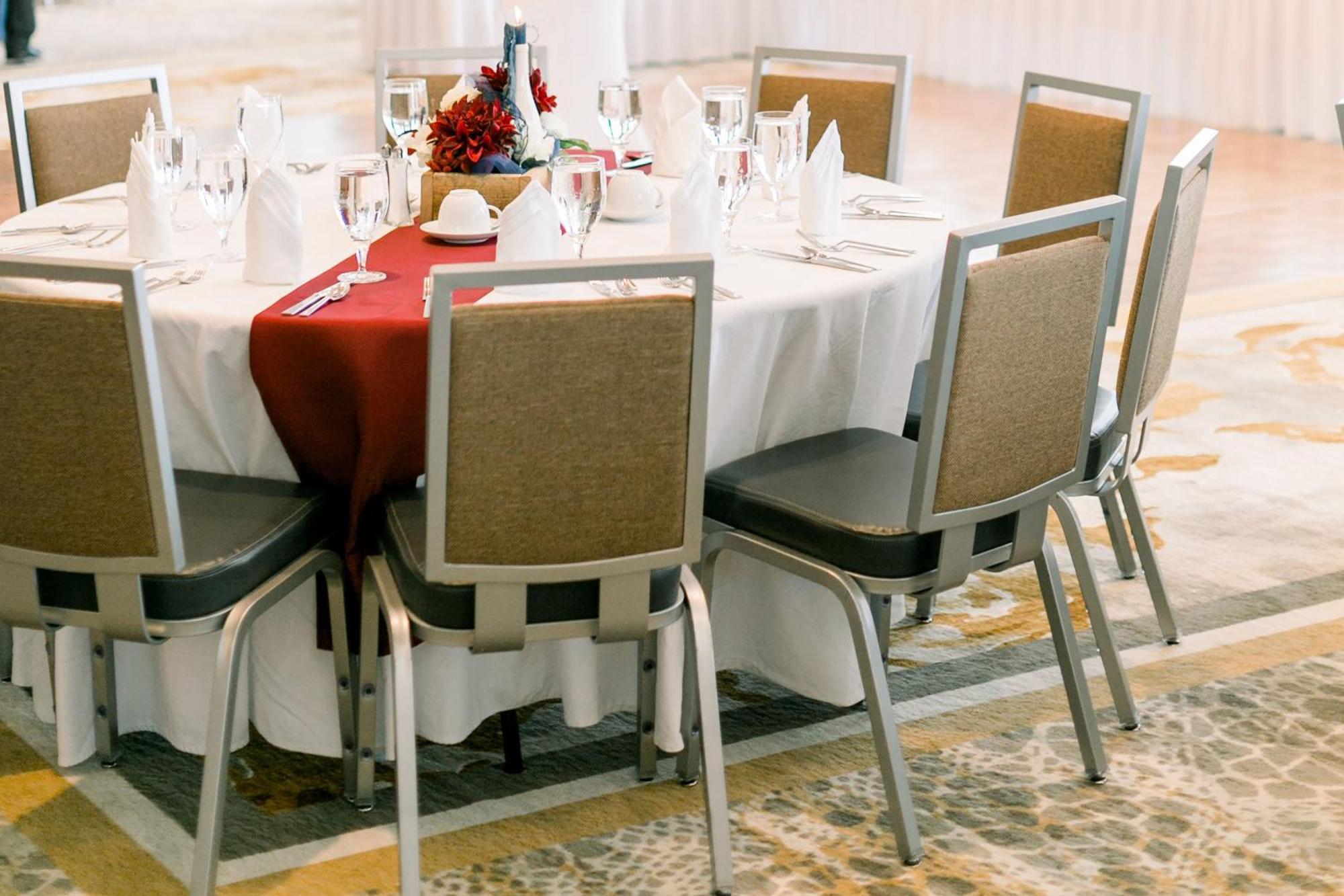 The Merrill Hotel & Conference Center, Muscatine, A Tribute Portfolio Hotel Bagian luar foto