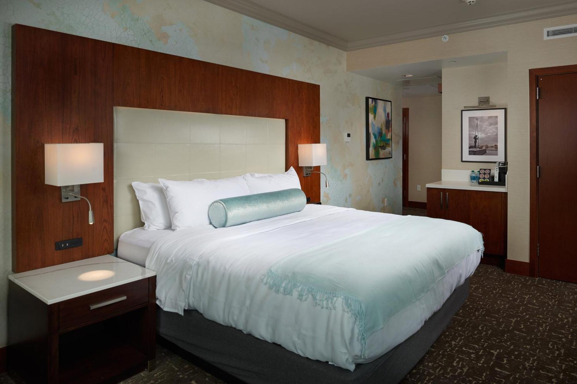 The Merrill Hotel & Conference Center, Muscatine, A Tribute Portfolio Hotel Bagian luar foto