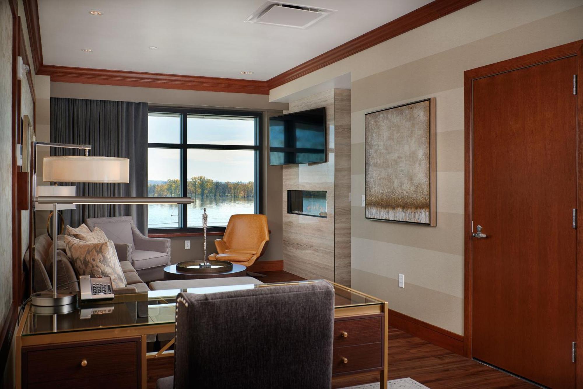 The Merrill Hotel & Conference Center, Muscatine, A Tribute Portfolio Hotel Bagian luar foto